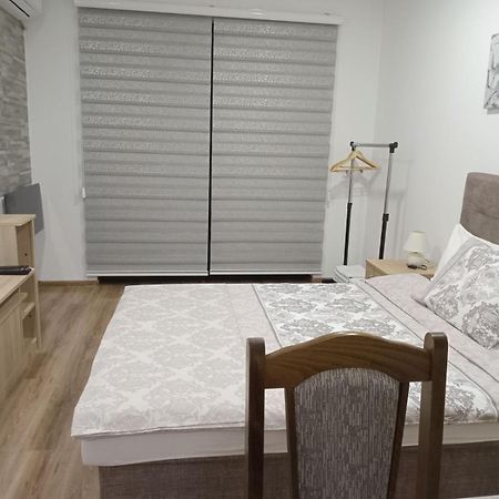 Apartments Karic Aerodrom Tuzla Dubrave Gornje Екстер'єр фото