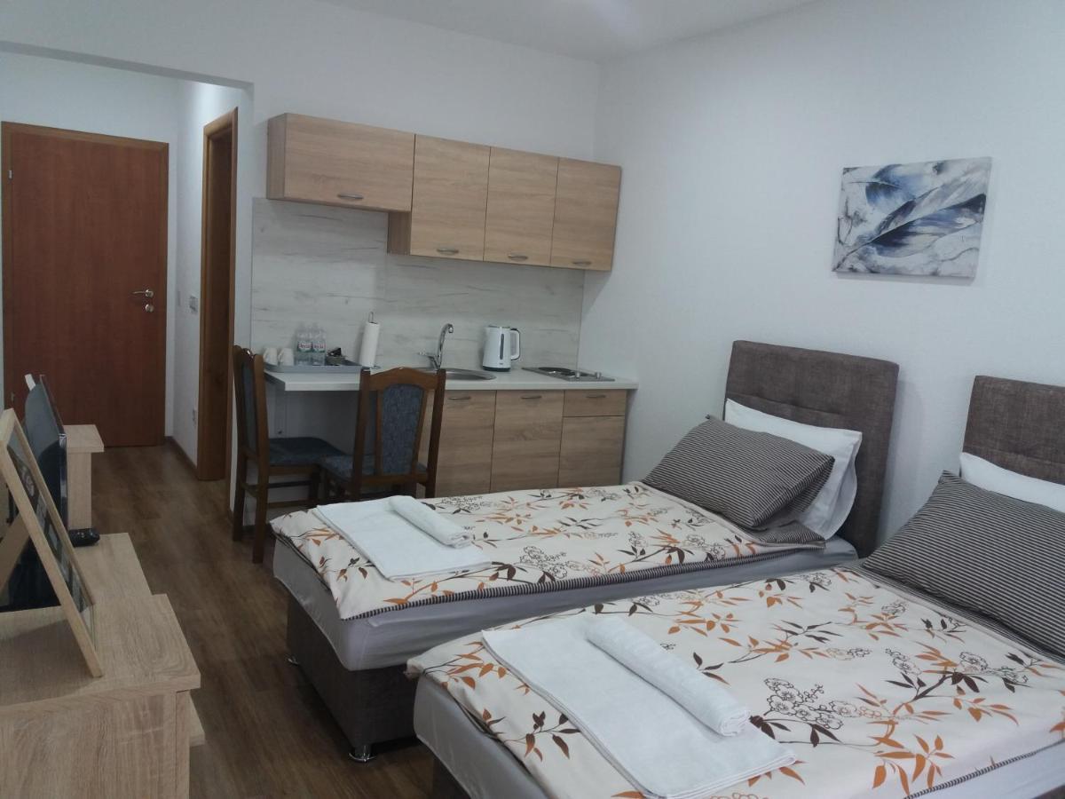 Apartments Karic Aerodrom Tuzla Dubrave Gornje Екстер'єр фото