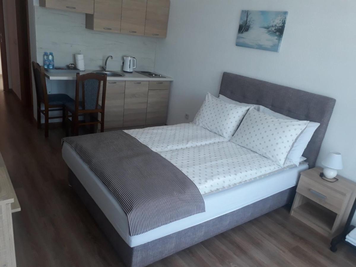 Apartments Karic Aerodrom Tuzla Dubrave Gornje Екстер'єр фото
