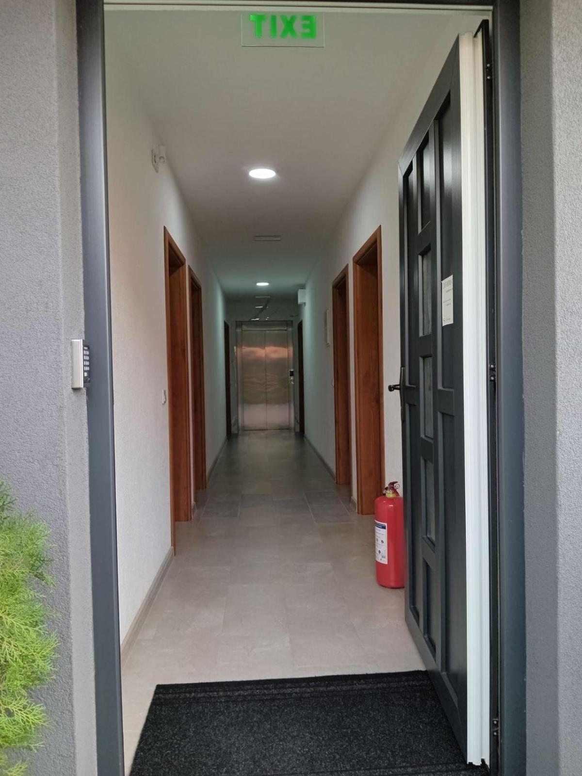Apartments Karic Aerodrom Tuzla Dubrave Gornje Екстер'єр фото